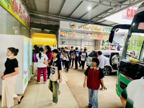 Không Gian Của Trạm Dừng Chân Cảnh Thảo Nguyên