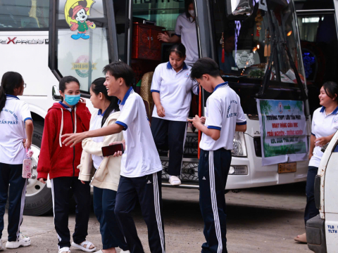 Khách Hàng Của Cảnh Thảo Nguyên 