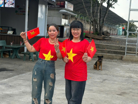 Khách hàng yêu Việt Nam - Cảnh Thảo Nguyên yêu khách hàng